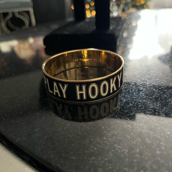 Kate Spade ♠️ “Play Hooky”. “For the fun of it” idiom enamel bangle bracelet - Picture 6 of 7